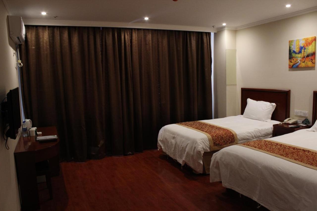 Hotel Shell Baoshan District Tieli Road Subway Station Tiefeng Road